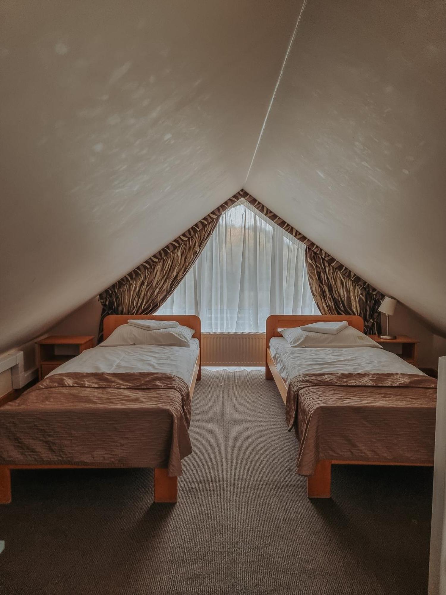 Zajazd Azyl Inn Kąty Wrocławskie Zewnętrze zdjęcie