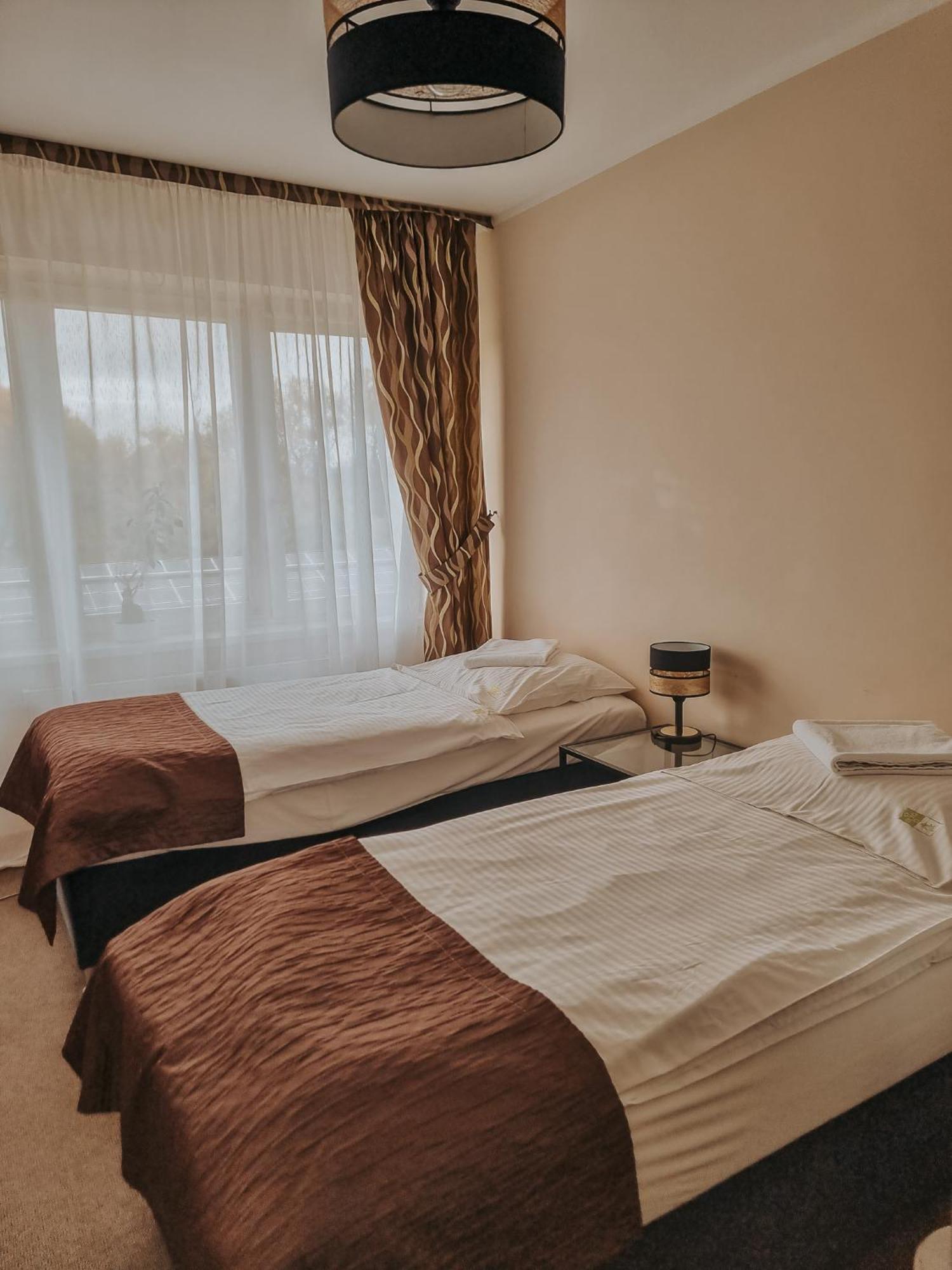 Zajazd Azyl Inn Kąty Wrocławskie Zewnętrze zdjęcie